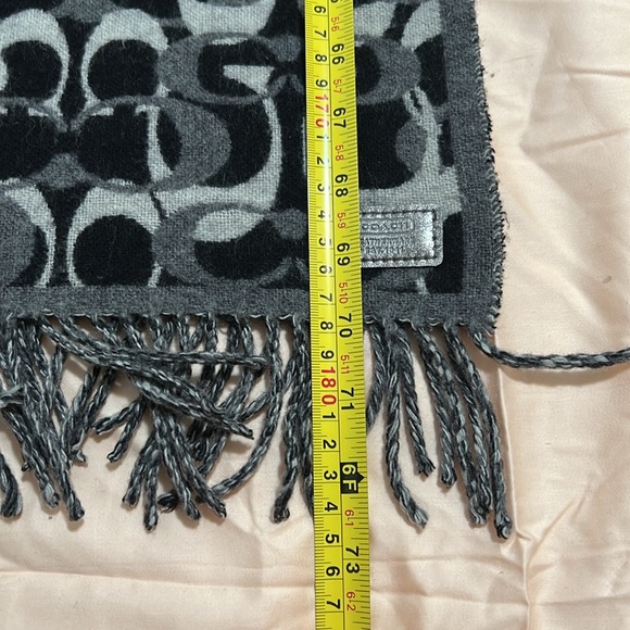 4. Coach wool scarf - Picture 12 of 15